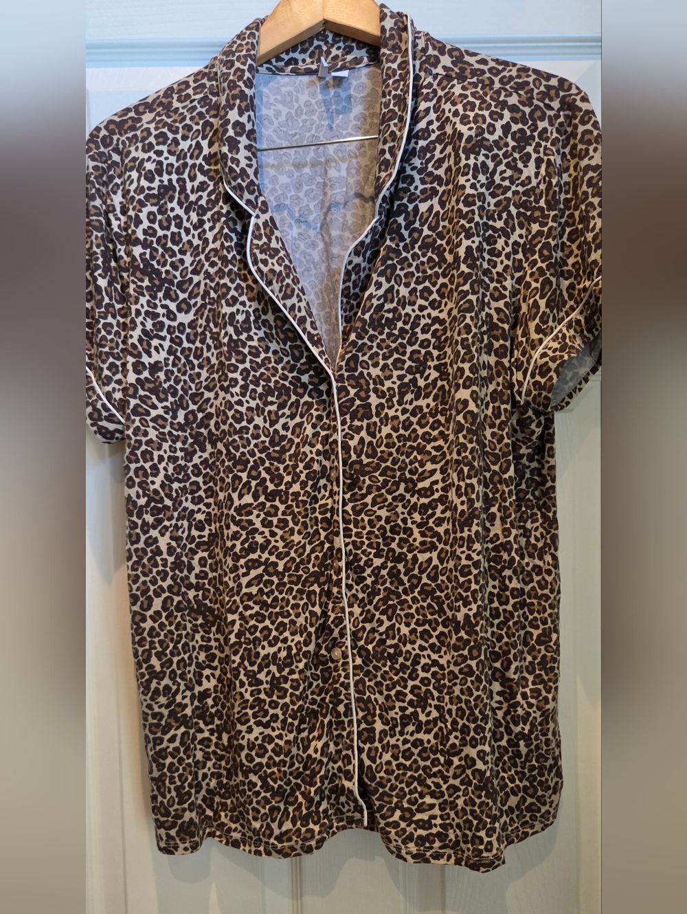 Leopard Print Short Sleeve Women's Pajamas Set W/ Shorts